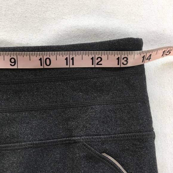 Women’s Athleta Relay 2.0 Capri Cropped Leggings - Picture 3 of 5